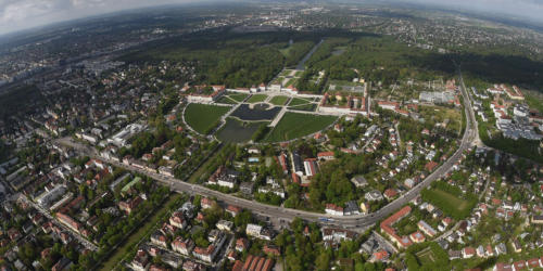  Erben des Elternhauses wird zur finanziellen Belastung. Erfahren Sie mehr ber die hohen Immobilienpreise in einer der begehrtesten Wohnlagen Mnchens, dem Stadtteil Nymphenburg mit seinem historischen Schloss aus der Luft betrachtet. Felix Hrhager